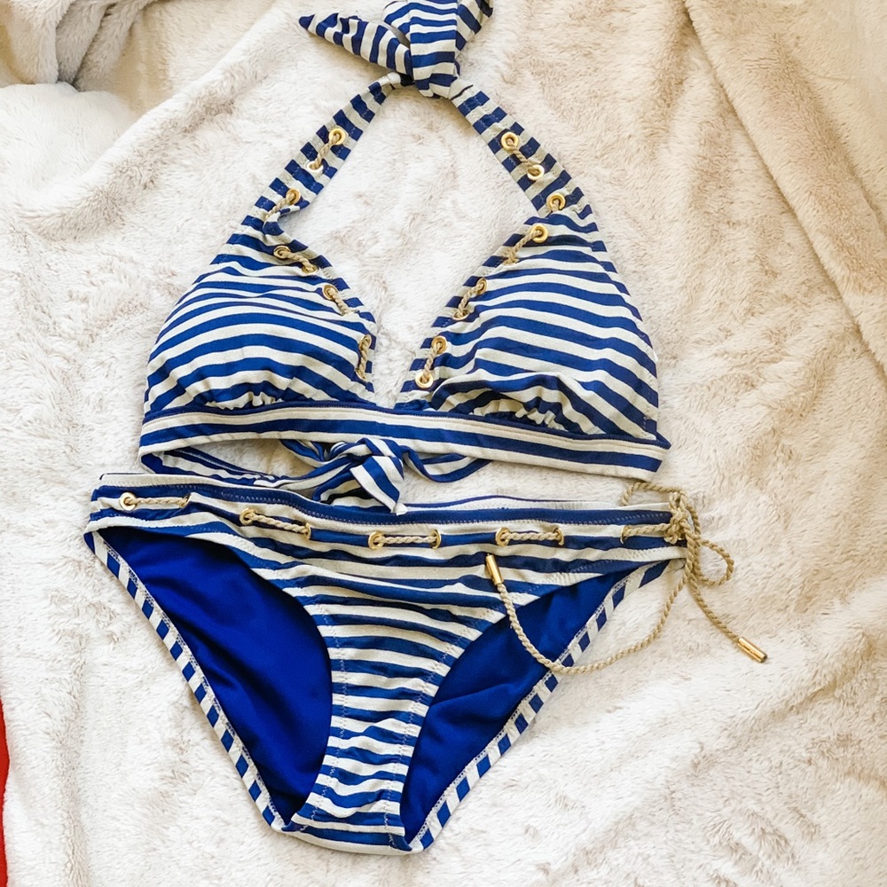 Jessica Simpson 2 piece swimsuit